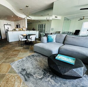 Living area - Modern & Spacious 1 br + bonus rm 2 bthrm apartment in Marina District high rise (San Diego)