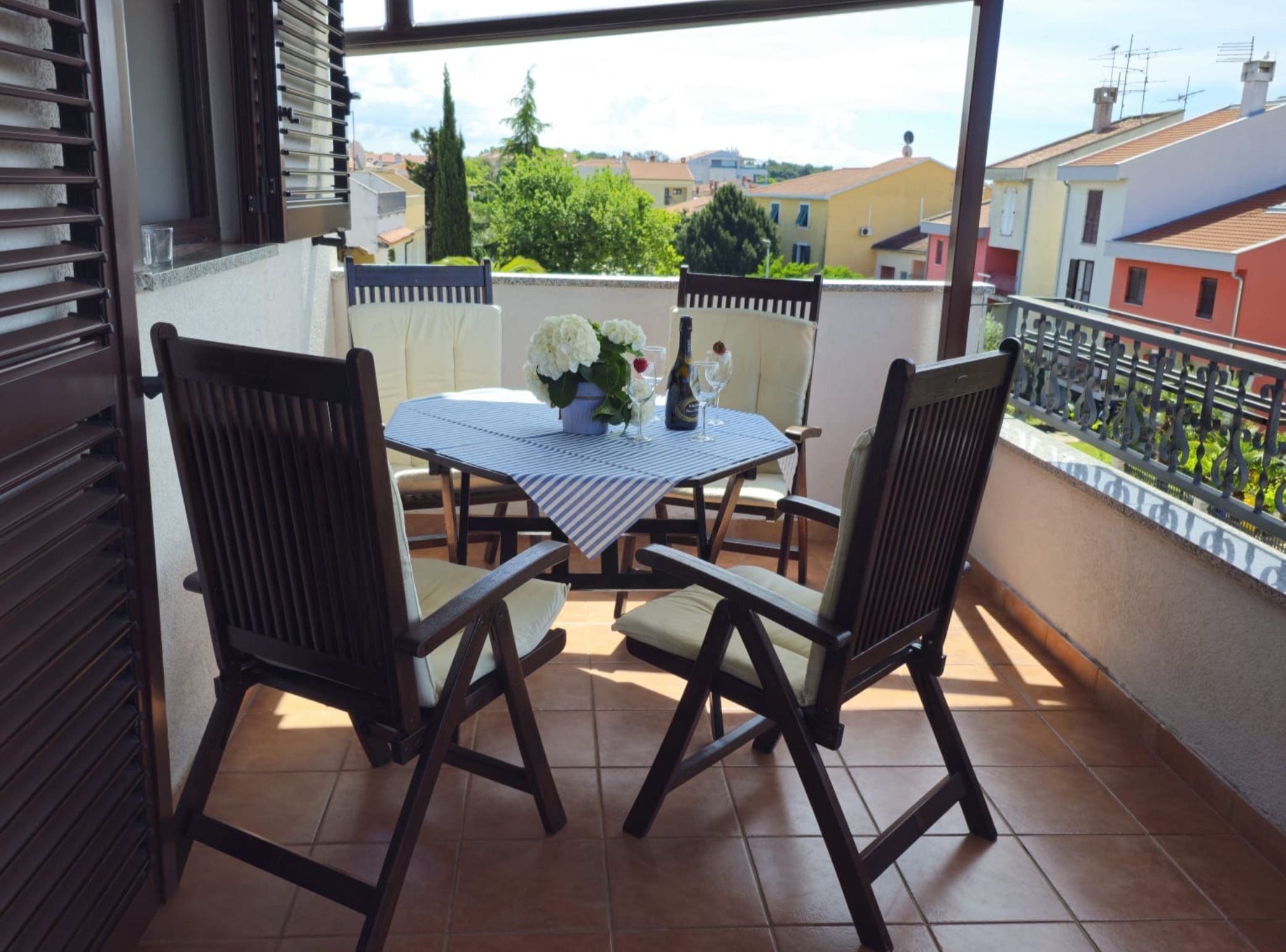 公寓 (Two bedroom apartment (Enzo)) | 阳台