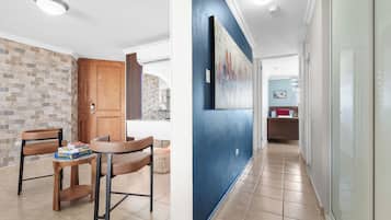 Deluxe Apartment, Balcony, Ocean View | Interior