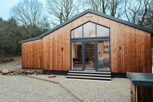 Perfect Booking | Hot Tub Cabin With Log Burner