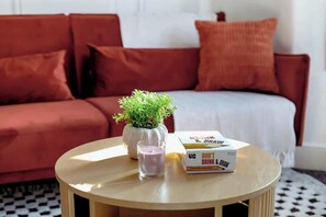 Interior - Perfect Booking | 4 Bed Home in Leytonstone (Greater London)