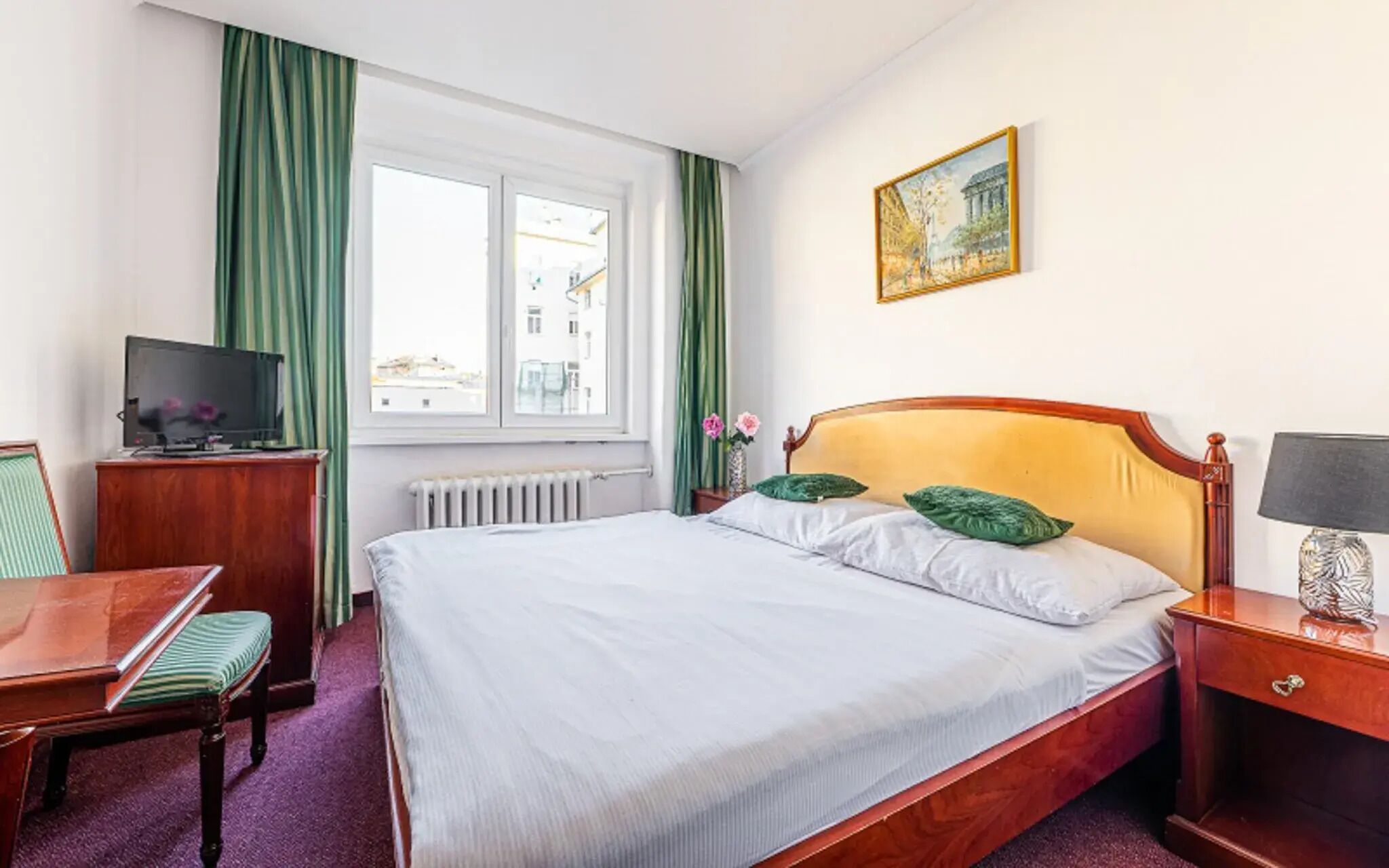 Classic Double Room, 1 King Bed, Pets Allowed, Courtyard View