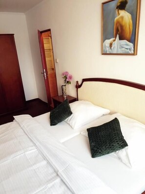 Classic Suite, 1 King Bed with Sofa bed, Non Smoking, Pets allowed | In-room safe, desk, blackout curtains, free WiFi - Hotel Haná (Mariánské Lázně)