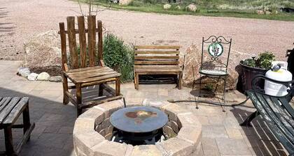 Lake George Cabins & RV Park, Cabin 7, Horse, Mule and Geese