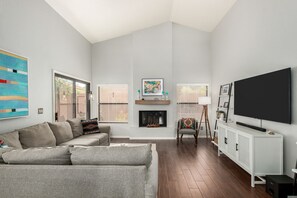 TV, offices - Cool & Comfy Tucson Summer Retreat w/ Yard (Tucson)