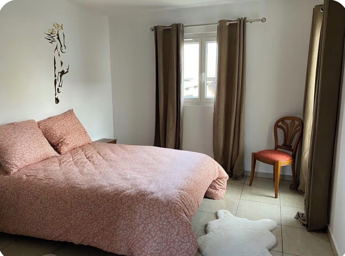 1 chambre, fer et planche à repasser, Wi-Fi, draps fournis