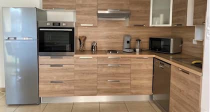 Superbe t2 meublé au calme parking privé à 10min de GenÚve !