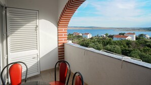 Property grounds - Golden Coast Villa Caska - Duplex One Bedroom Apartment with Sea View and Balcony (Novalja)
