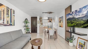 Luxury Apartment, Balcony, Pool View | Living area