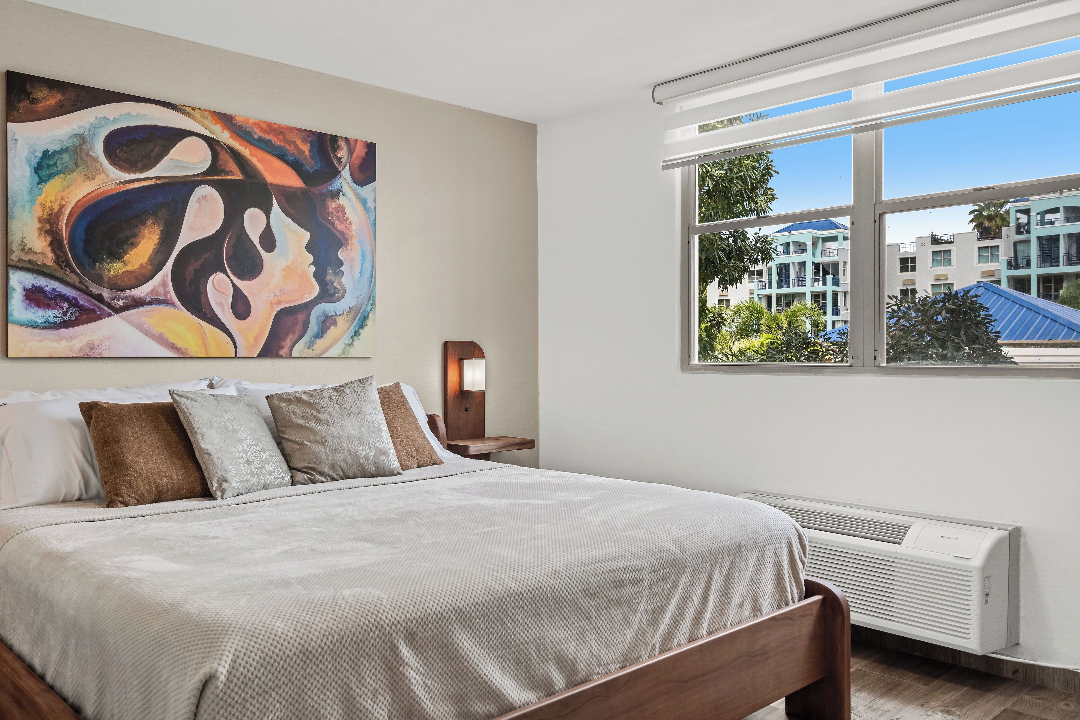 Luxury Apartment, Balcony, Pool View