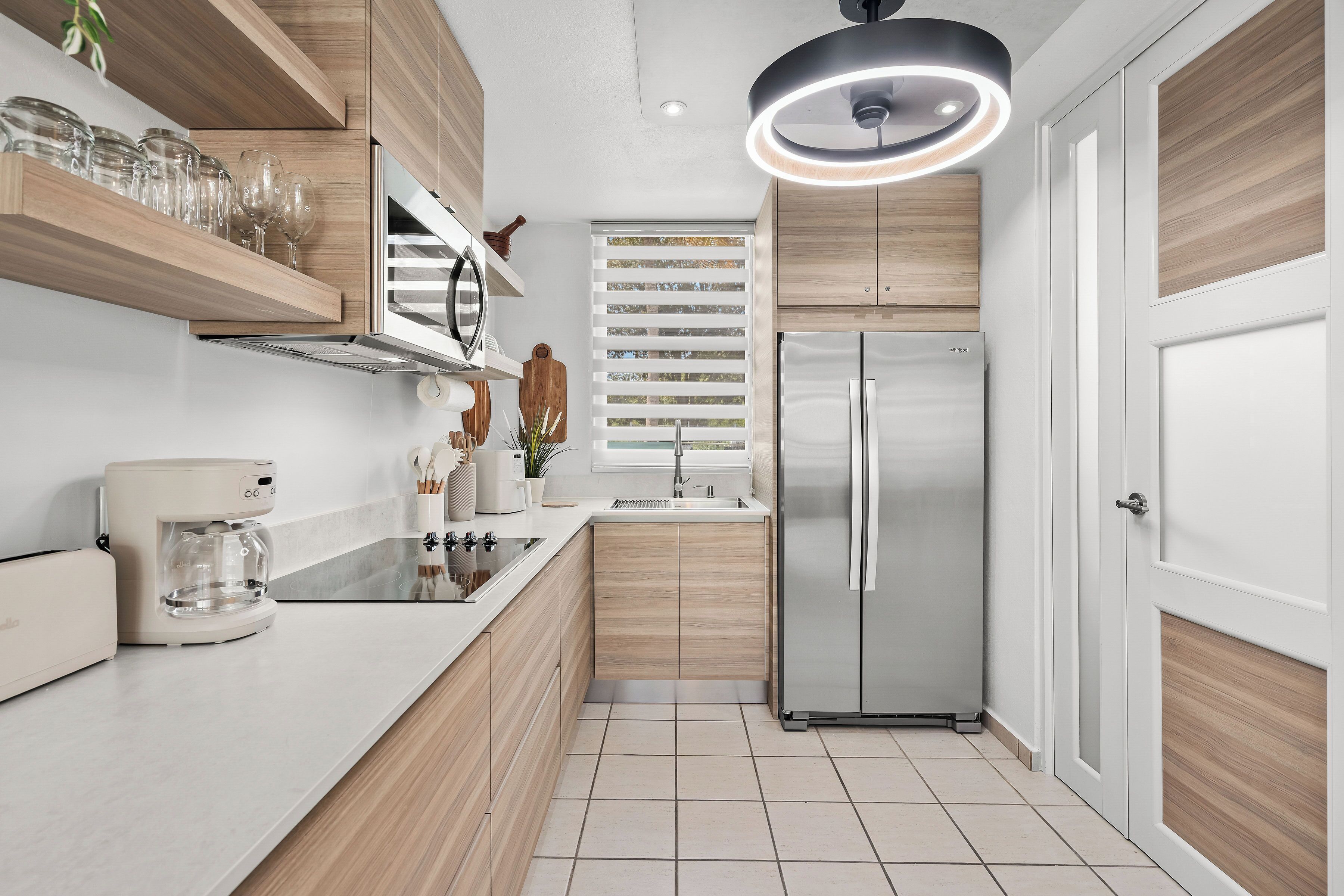 Luxury Apartment, Balcony, Pool View | Private kitchen