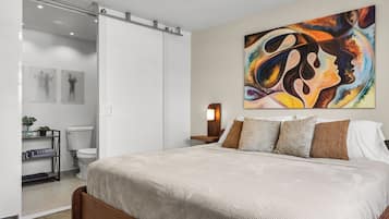 Luxury Apartment, Balcony, Pool View