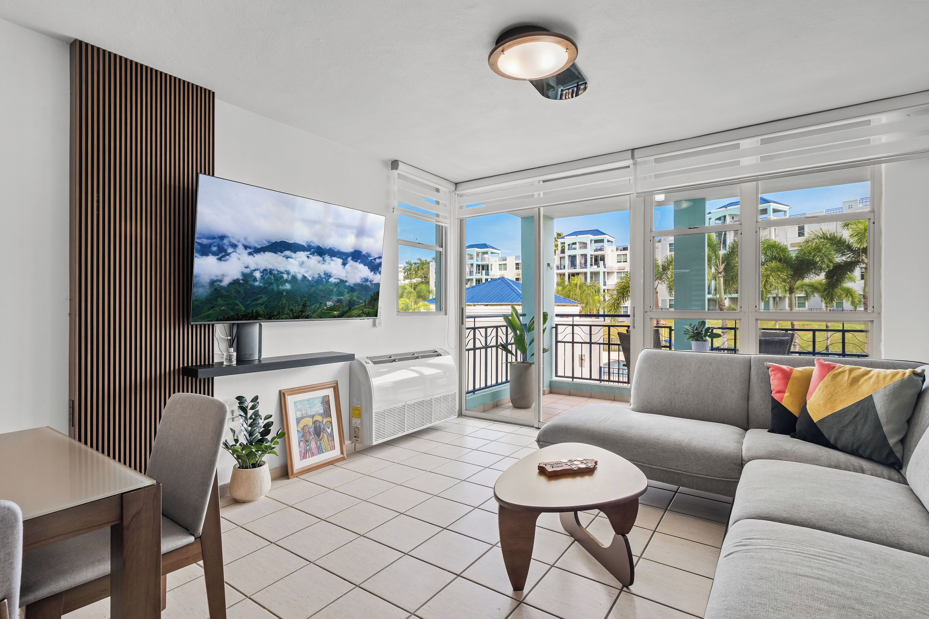 Luxury Apartment, Balcony, Pool View | Living area