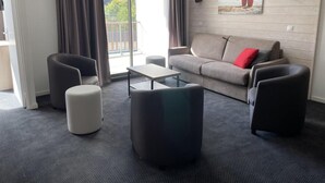 Unclassified image, 4 of 18, button - 150m from ski slopes, 3rd floor, swimming pool, tv, ski locker, 66m², Gourette (Eaux-Bonnes)