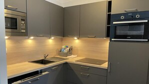Unclassified image, 3 of 18, button - 150m from ski slopes, 3rd floor, swimming pool, tv, ski locker, 66m², Gourette (Eaux-Bonnes)