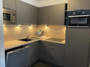 Køleskab, mikrobølgeovn, ovn, opvaskemaskine