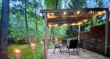 RockN'Roll Retreat Private Guest Suite @Pickleball quiet rural setting on 5 acre