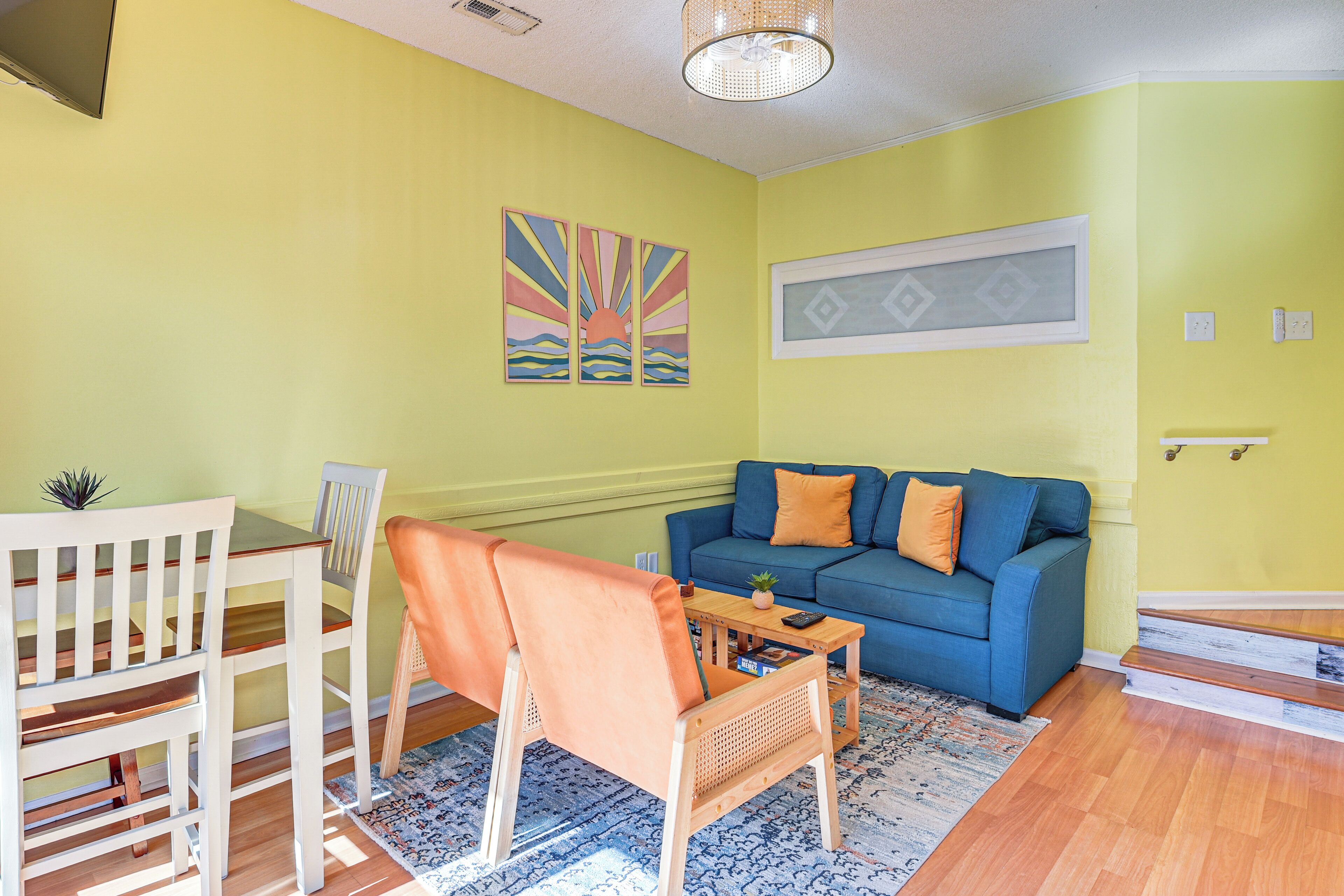 Steps To Sand: Chic Couples Garden City Retreat - Garden City, SC
