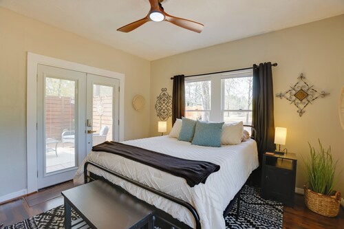 Walk to Fishing Pond! Wooded Montgomery Retreat