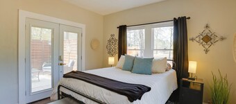 Walk to Fishing Pond! Wooded Montgomery Retreat