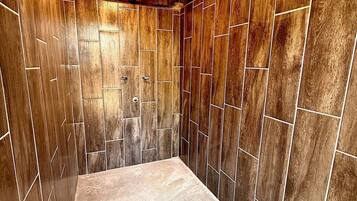 Shower, towels