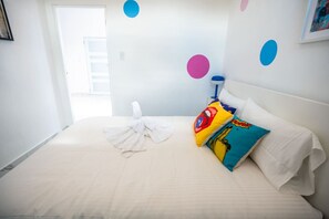 Iron/ironing board, WiFi, bed sheets - Modern Retreat By The Beach (San Juan)