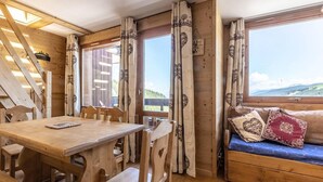 Unclassified image, 3 of 17, button - 40m from ski slopes, 3rd floor, balcony, tv, 35m², Méribel-Mottaret (Méribel - Les Allues)