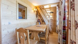 Unclassified image, 2 of 17, button - 40m from ski slopes, 3rd floor, balcony, tv, 35m², Méribel-Mottaret (Méribel - Les Allues)