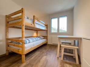 3 bedrooms, Internet