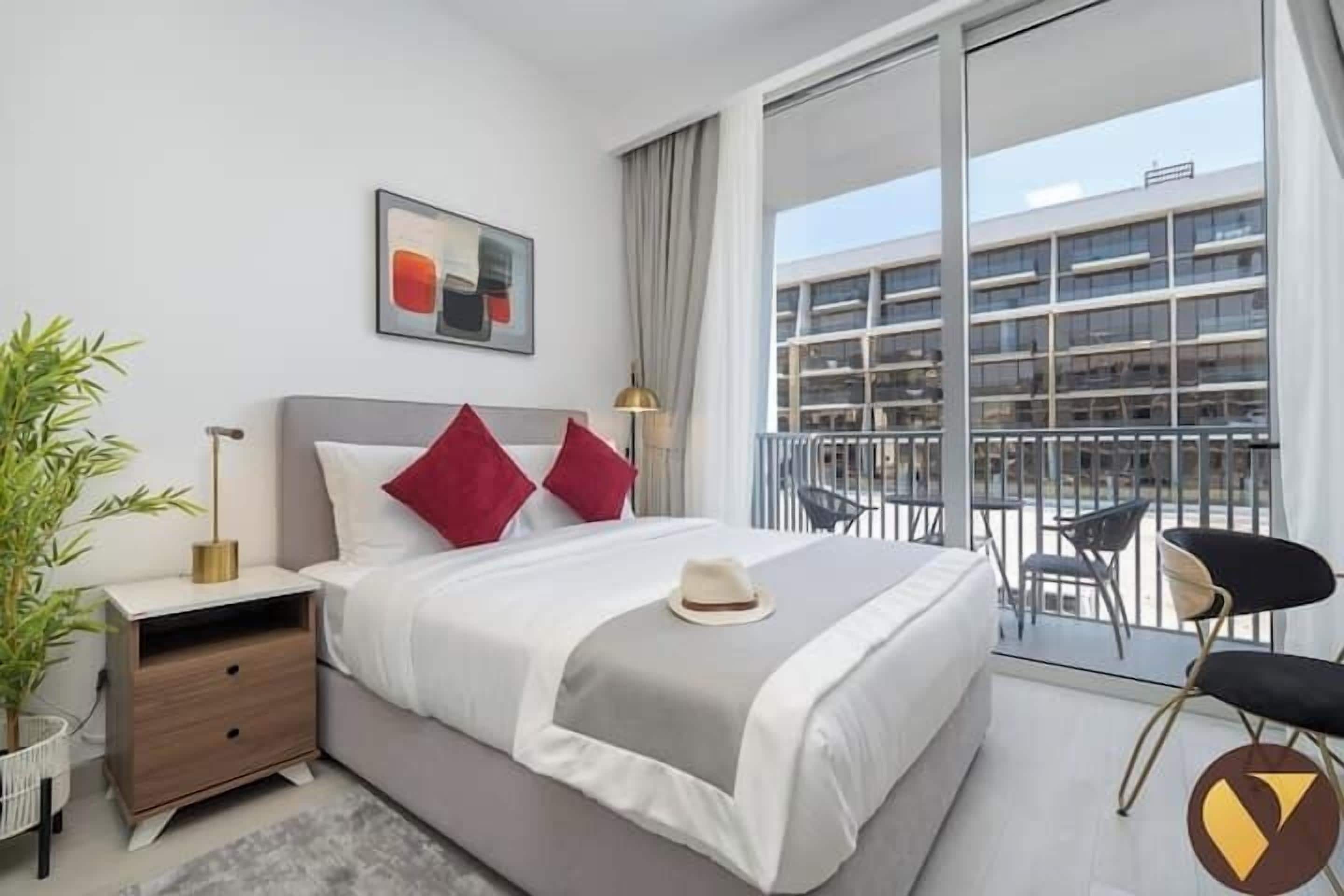 Luxury Studio, Balcony, City View