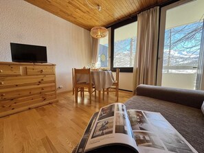 Living area - 300m from shops, 7th floor, terrace, ski locker, 25m², Vars (Vars)