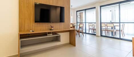 Superior Apartment, 4 Bedrooms, Air conditioning | Interior