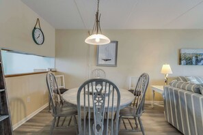 Dining - Wight Bay South 450 (Ocean City)