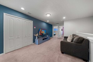 Comfort Townhome, 5 Bedrooms | Living room - Modern 5Br Downstairs Room, Pool & Lazy River 2402 (Kissimmee)