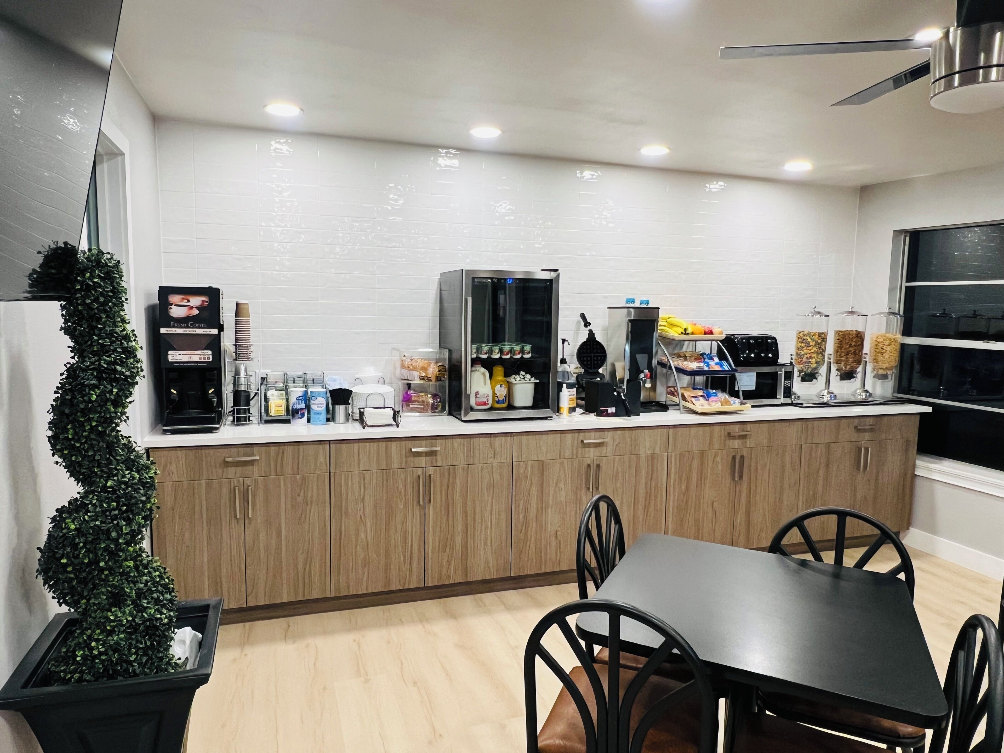 Free daily continental breakfast