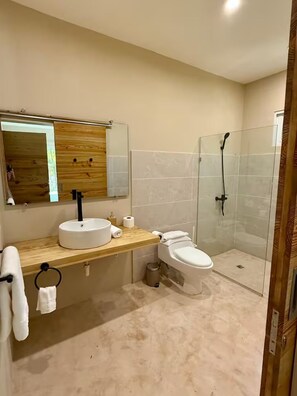 Shower, towels, soap, toilet paper - Villini: Private Tropical Oasis Near the Beach (Las Terrenas)