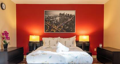 Elegant Mansion with Private Bar & Social Lounge