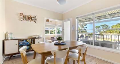 Beauts - Pet Friendly - 5 Mins Walk to Beach