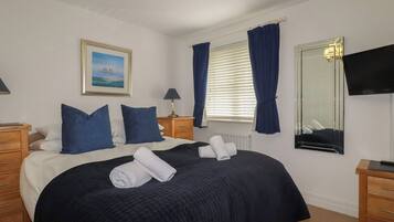Cottage | 3 bedrooms, individually decorated, individually furnished, free WiFi