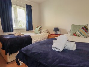 3 bedrooms, individually decorated, individually furnished, free WiFi - Treveline (Bodmin)
