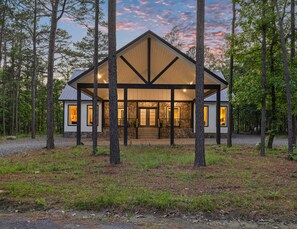 Exterior - Father’s Day Special • Hot Tub • Firepit • Arcade Games • B-Ball • Playset (Broken Bow)