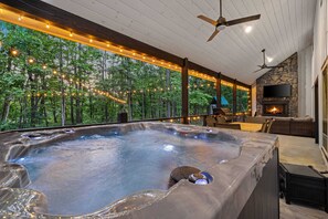 Indoor spa tub - Father’s Day Special • Hot Tub • Firepit • Arcade Games • B-Ball • Playset (Broken Bow)