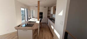 Private kitchen - Villa Tregana Beach: comfort and immersion in an idyllic landscape (Locmaria-Plouzané)