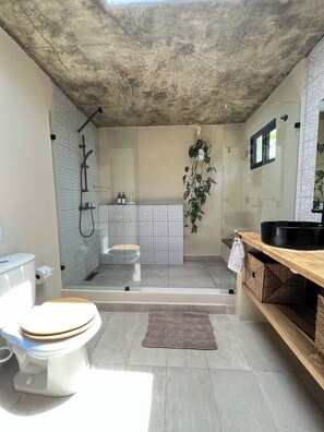 Shower, hair dryer, towels, soap - Boho CHIC cottage minutes away from the best beaches of Samana (own cliff). (Samana)