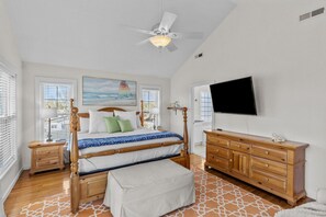 3 bedrooms, iron/ironing board, WiFi, bed sheets - Sound Views + Sunsets + Cape Lookout Days (Harkers Island)