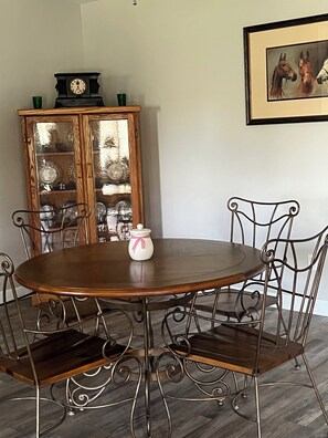 Dining - 2 bedroom basement apartment with stunning mountain views close to town (Morganton)