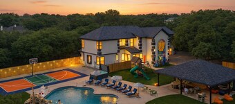 6k SqFt Estate -  Epic Amenities & Fun - Sleeps 22