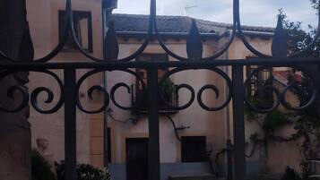 Enceinte de lâhĂ©bergement