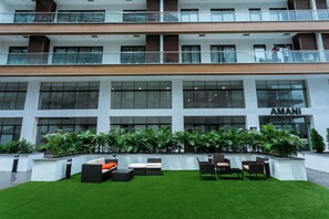 Property grounds - Must-see, luxurious 2-bed condo at Signature Apts (Accra)