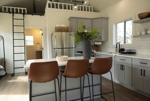 Private kitchen - Modern Off-Grid Tiny House on Our 13 Acre Farm (Spring Hill)
